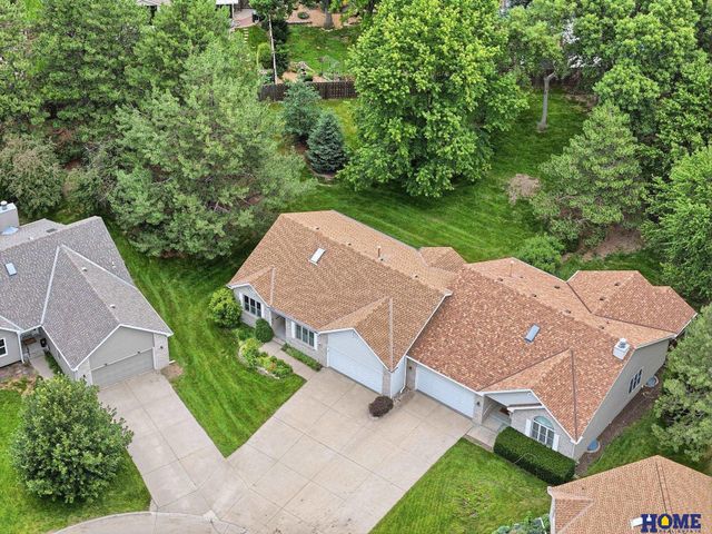 6940 Summerset Circle, Lincoln, NE 68516