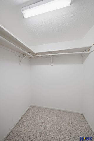 6940 Summerset Circle, Lincoln, NE 68516