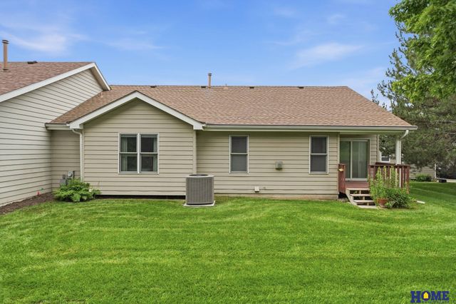 6940 Summerset Circle, Lincoln, NE 68516