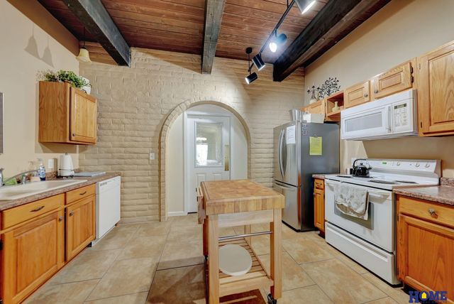 6940 Summerset Circle, Lincoln, NE 68516