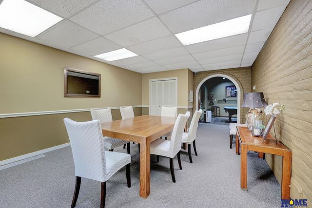 6940 Summerset Circle, Lincoln, NE 68516