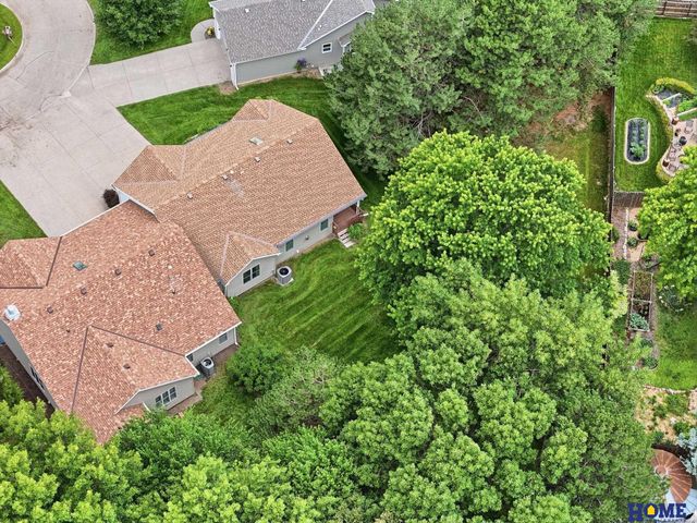 6940 Summerset Circle, Lincoln, NE 68516