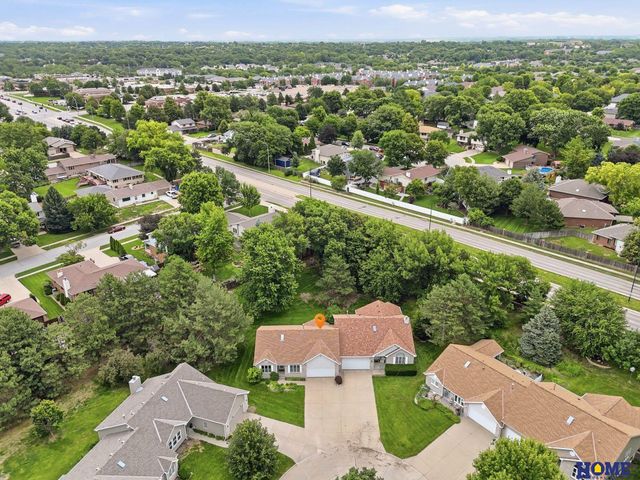 6940 Summerset Circle, Lincoln, NE 68516