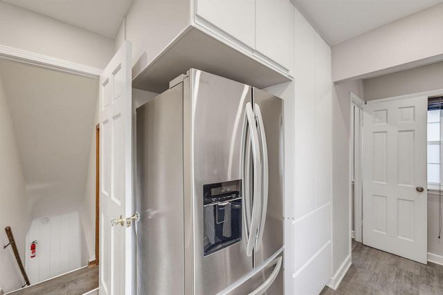 4623 N Idlewild AVENUE, Whitefish Bay, WI 53211