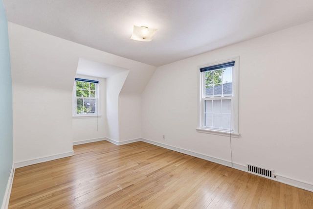 4623 N Idlewild AVENUE, Whitefish Bay, WI 53211