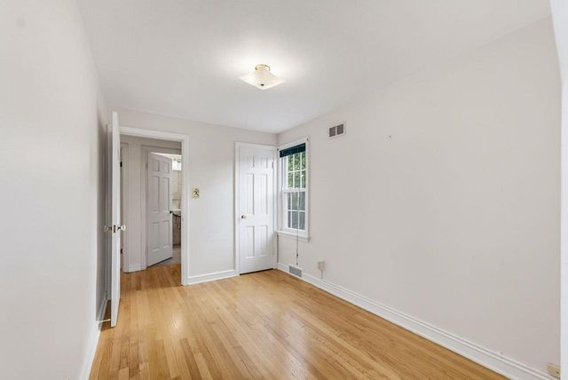 4623 N Idlewild AVENUE, Whitefish Bay, WI 53211