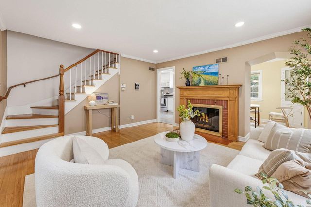 4623 N Idlewild AVENUE, Whitefish Bay, WI 53211