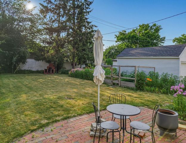 4623 N Idlewild AVENUE, Whitefish Bay, WI 53211