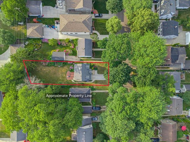 4623 N Idlewild AVENUE, Whitefish Bay, WI 53211