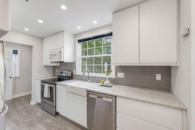 4623 N Idlewild AVENUE, Whitefish Bay, WI 53211