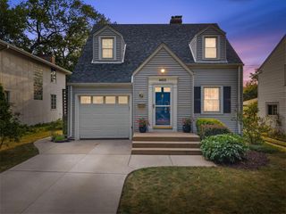 4623 N Idlewild AVENUE, Whitefish Bay, WI 53211