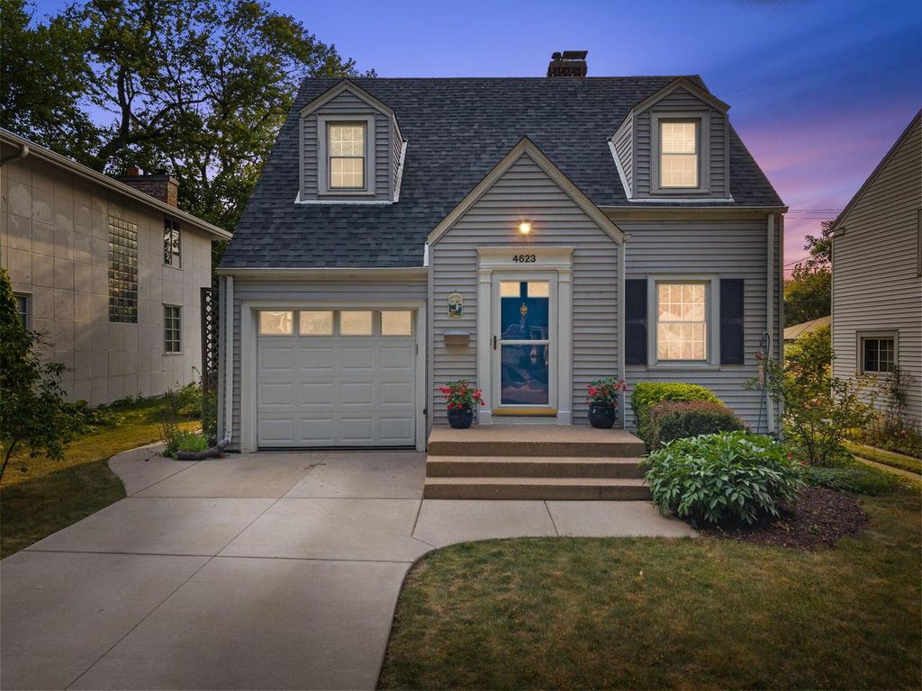 4623 N Idlewild AVENUE, Whitefish Bay, WI 53211