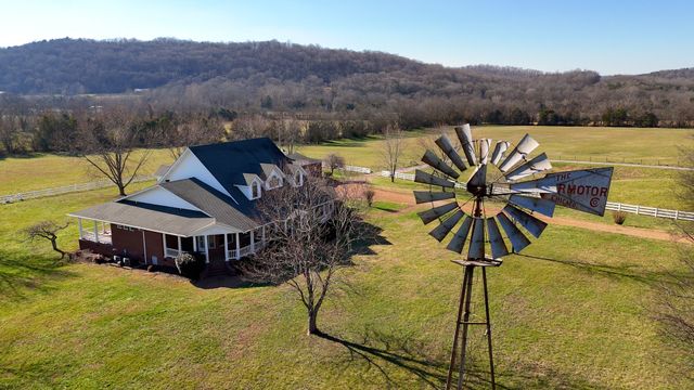 1213 Globe Rd, Lewisburg, TN 37091