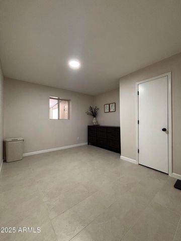 402 W DARROW Street, Phoenix, AZ 85041