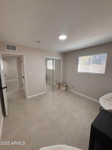 402 W DARROW Street, Phoenix, AZ 85041