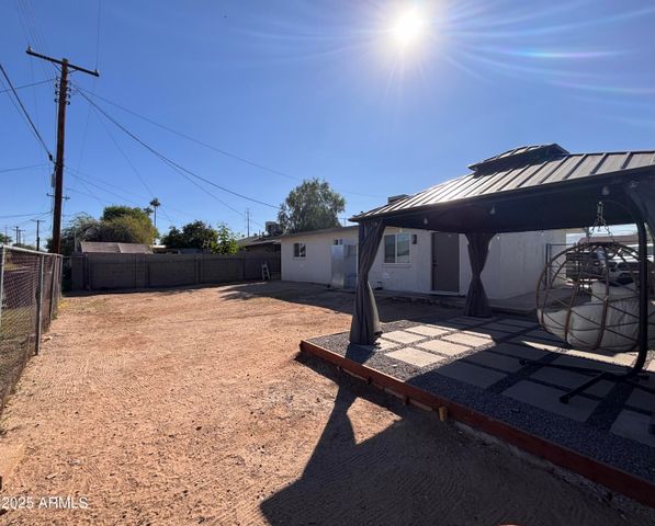 402 W DARROW Street, Phoenix, AZ 85041