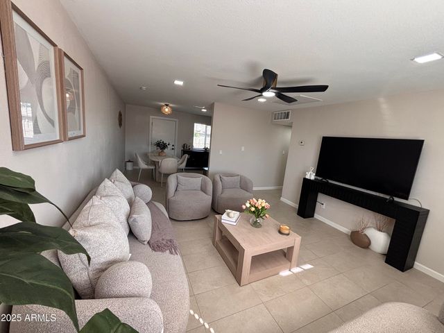 402 W DARROW Street, Phoenix, AZ 85041