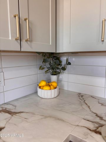 402 W DARROW Street, Phoenix, AZ 85041