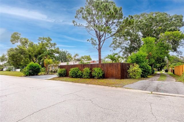 755 43RD STREET N, St Petersburg, FL 33713