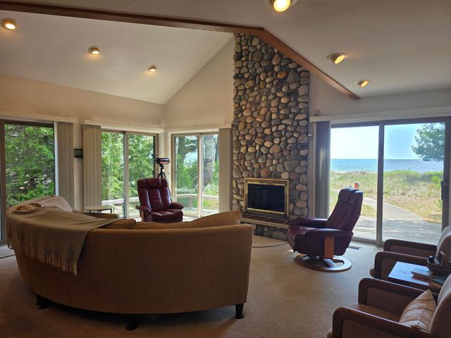 3694 N Us-23, Oscoda, MI 48750