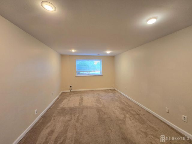 334 College Drive, Edison, NJ 08817