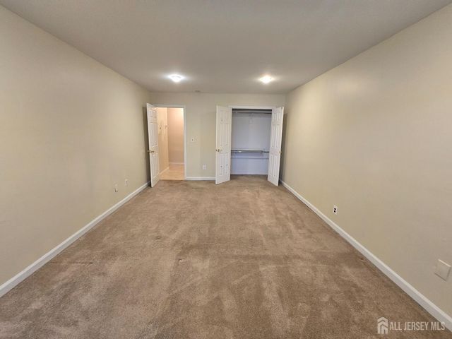 334 College Drive, Edison, NJ 08817