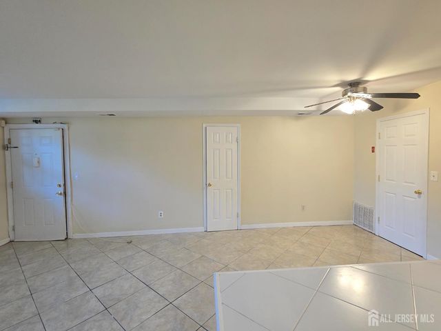 334 College Drive, Edison, NJ 08817