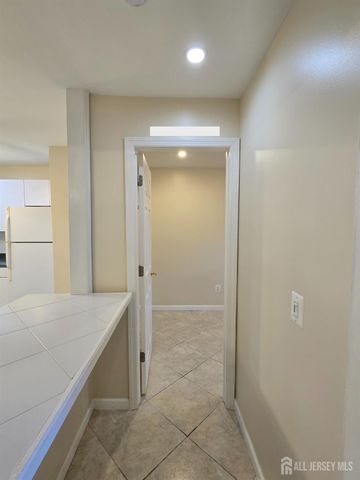 334 College Drive, Edison, NJ 08817