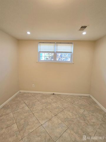 334 College Drive, Edison, NJ 08817