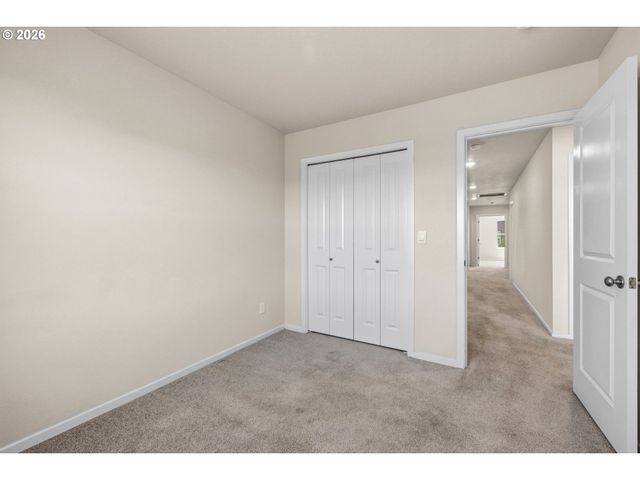 2283 LIVESAY Ln, Woodburn, OR 97071