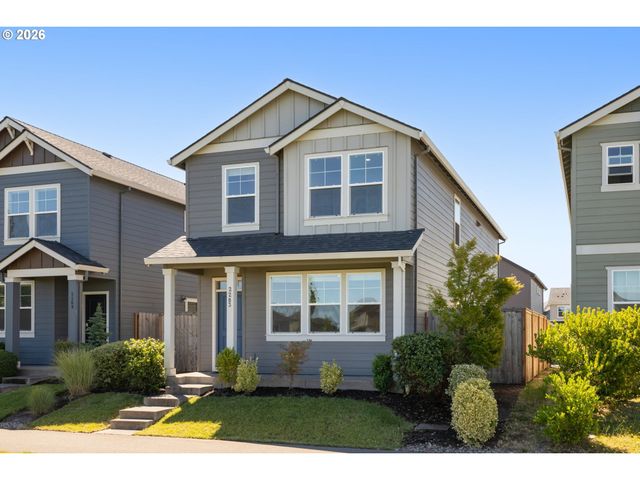 2283 LIVESAY Ln, Woodburn, OR 97071