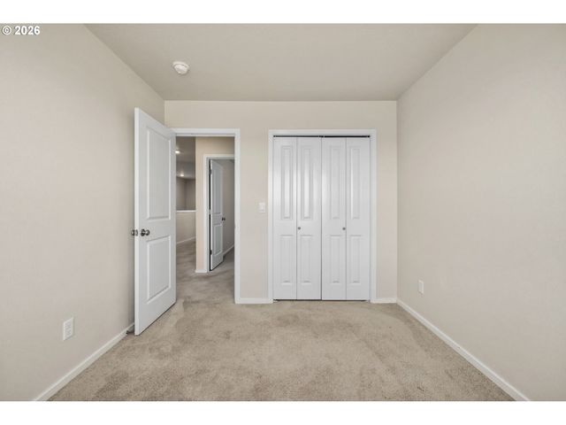 2283 LIVESAY Ln, Woodburn, OR 97071