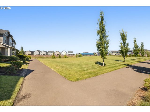 2283 LIVESAY Ln, Woodburn, OR 97071