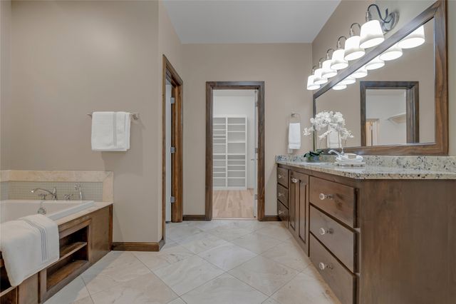 10608 S Nandina Court W, Jenks, OK 74037