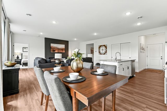 1800 Dale Place SE, Pine Island, MN 55963