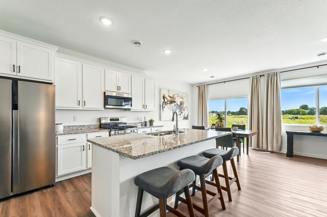 1800 Dale Place SE, Pine Island, MN 55963