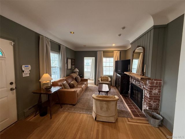 92 Grandview Avenue, White Plains, NY 10605