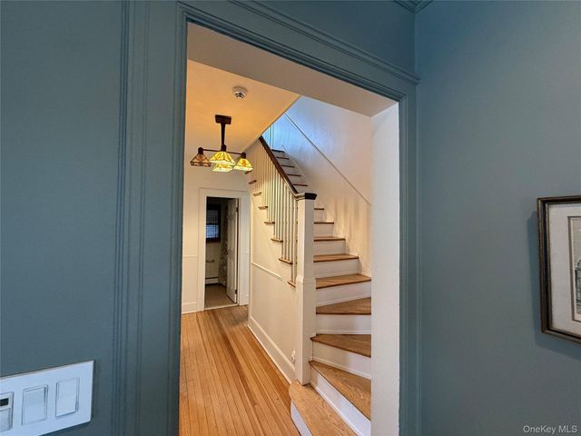 92 Grandview Avenue, White Plains, NY 10605