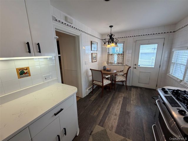 92 Grandview Avenue, White Plains, NY 10605