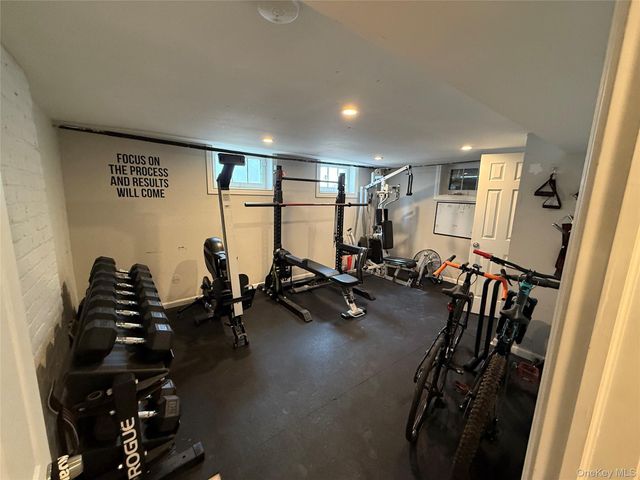 92 Grandview Avenue, White Plains, NY 10605