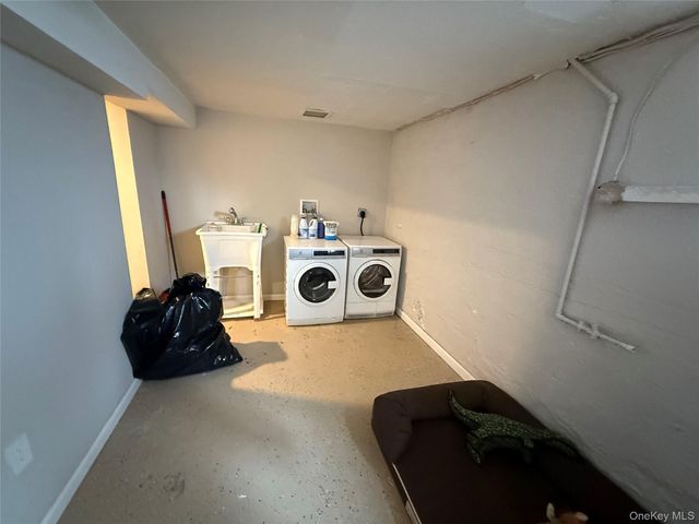 92 Grandview Avenue, White Plains, NY 10605