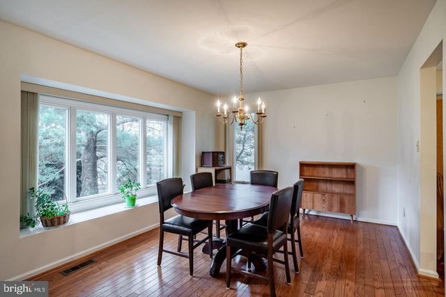 1110 MEWS LN, West Chester, PA 19382