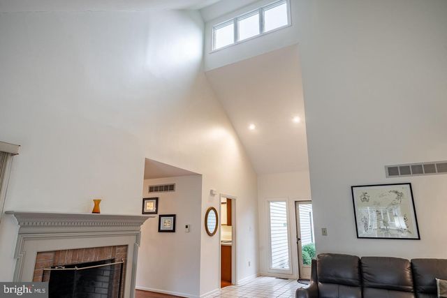 1110 MEWS LN, West Chester, PA 19382