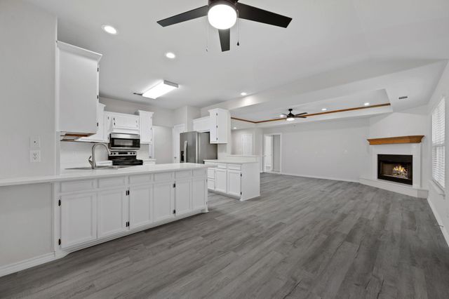 143 Boulder DR, Kingsland, TX 78639