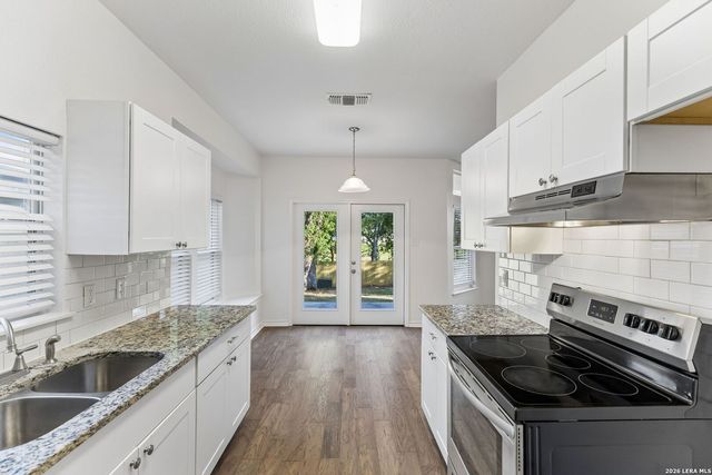 13023 FEATHER RIDGE DR, San Antonio, TX 78233