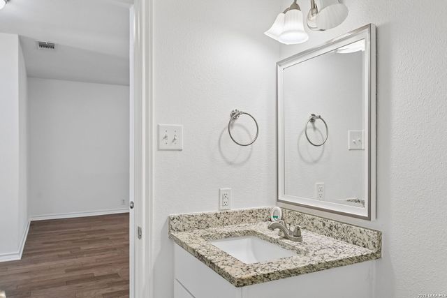 13023 FEATHER RIDGE DR, San Antonio, TX 78233