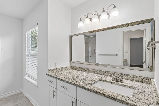 13023 FEATHER RIDGE DR, San Antonio, TX 78233