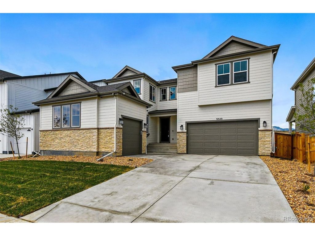 9329 Russell Cir, Arvada, CO 80007