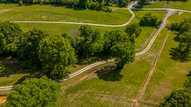 73 Shoulders Ln, Dixon Springs, TN 37057