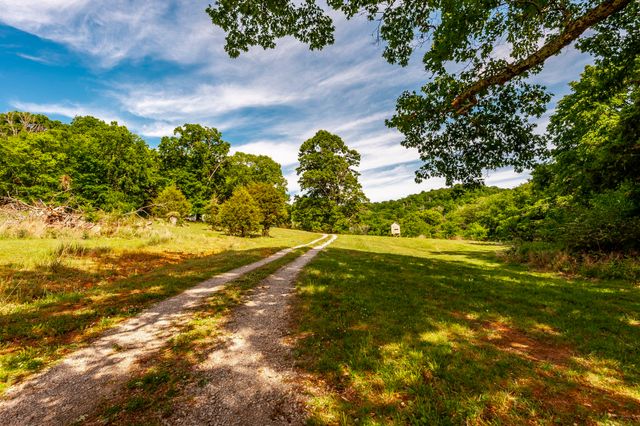 73 Shoulders Ln, Dixon Springs, TN 37057